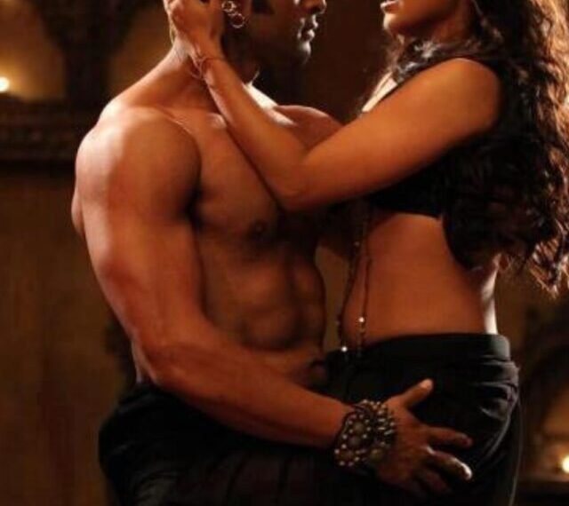 Rani Mukerji and her co-actor dancing in the item song Aaiyaa