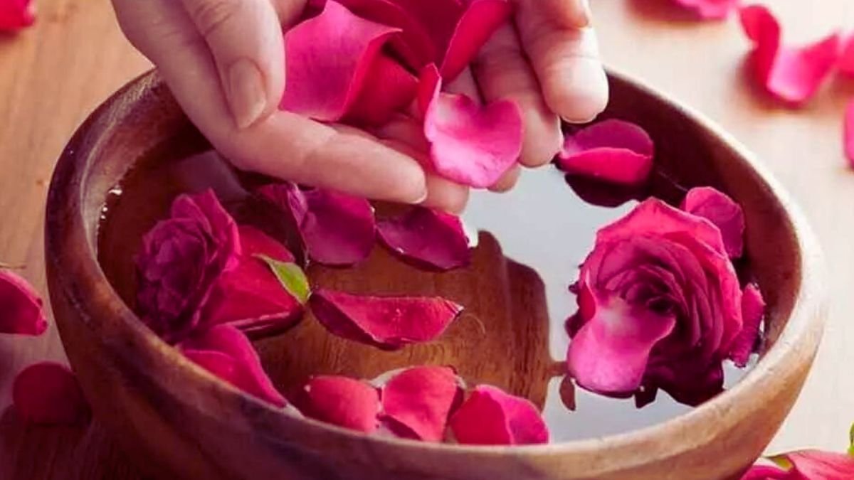 rose water uses for face